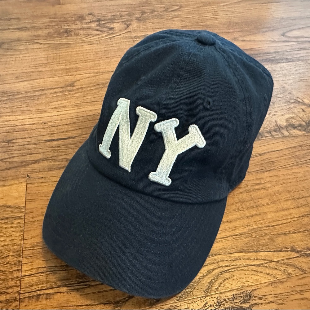 American Needle Men's New York Yankees Archive Legend cap